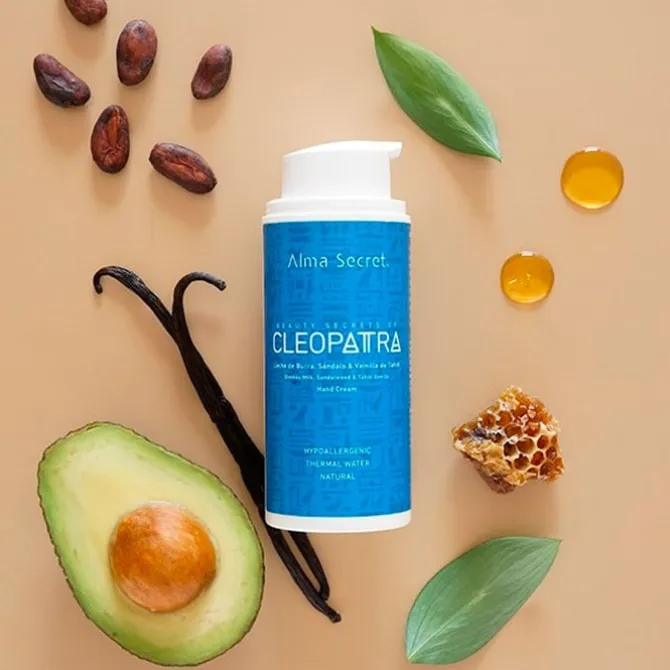 Cleopatra Reparadora de Manos