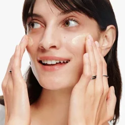 Dramatically Different Moisturizing Lotion SPF50