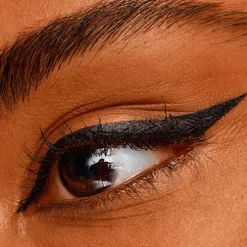 24h Brush Liner Eyeliner