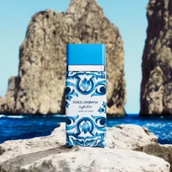 LIGHT BLUE CAPRI IN LOVE