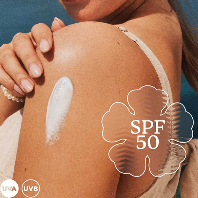 Loción Facial Glowing Protection SPF50