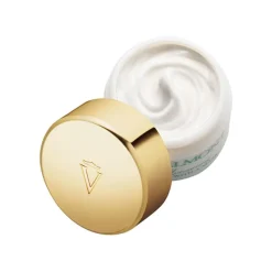 Moisturizing With a Mask