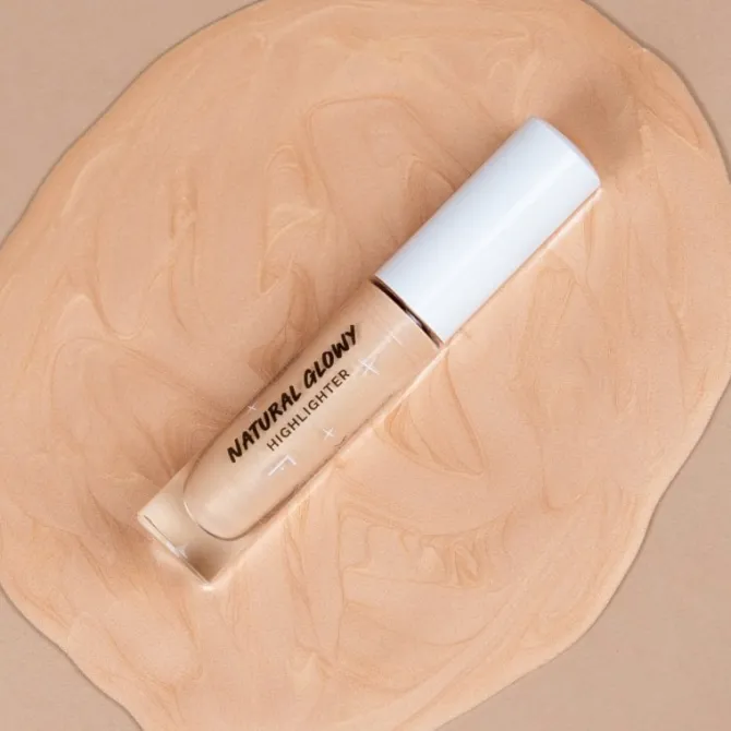 Natural Glowy Highlighter