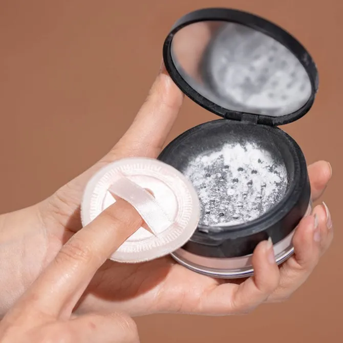 Shaky Translucent Setting Powder