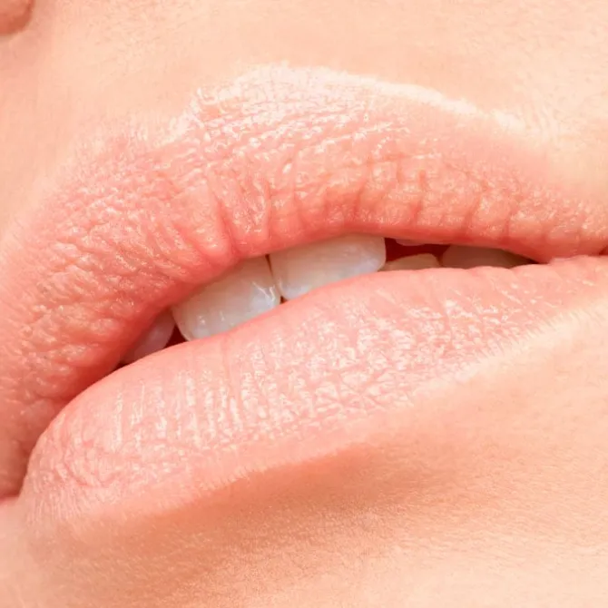 Shine Bomb Barra de Labios