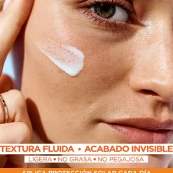 Super UV Fluido Facial Vitamina C SPF50+